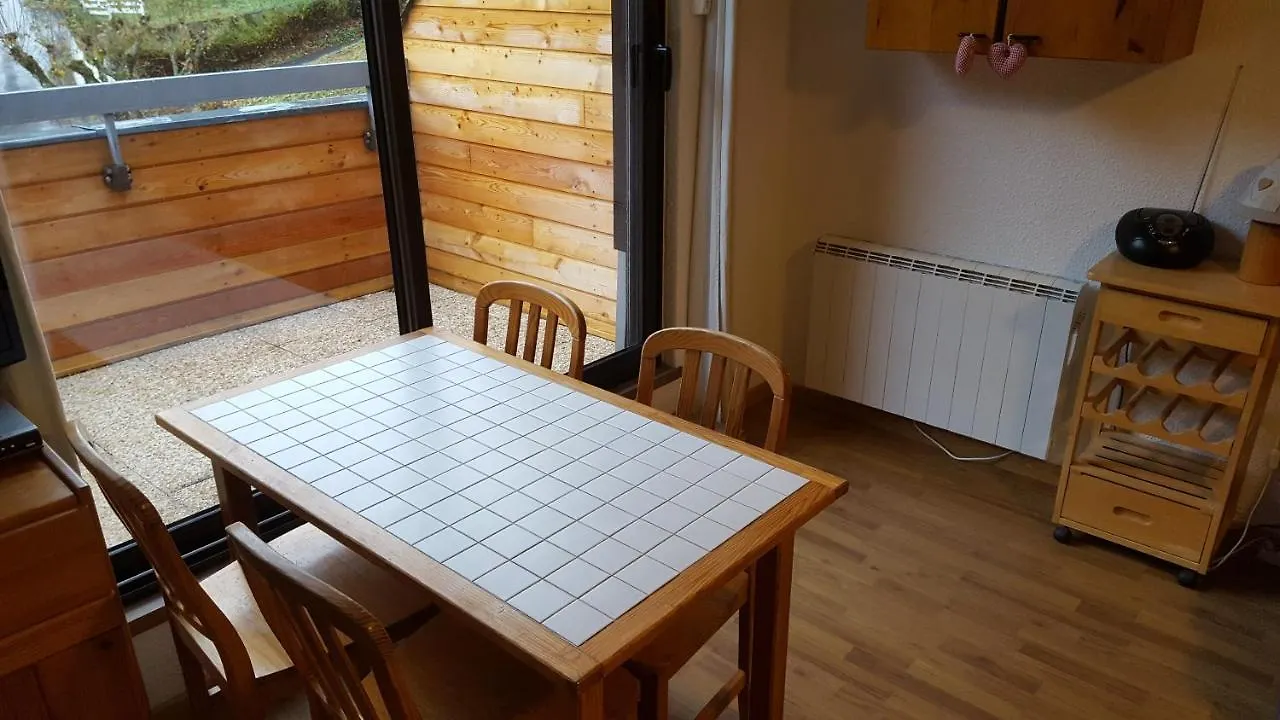 Appartement Chaleureux Avec Terrasse Ensoleillee 2 Etoiles Le Mont-Dore Frankrijk