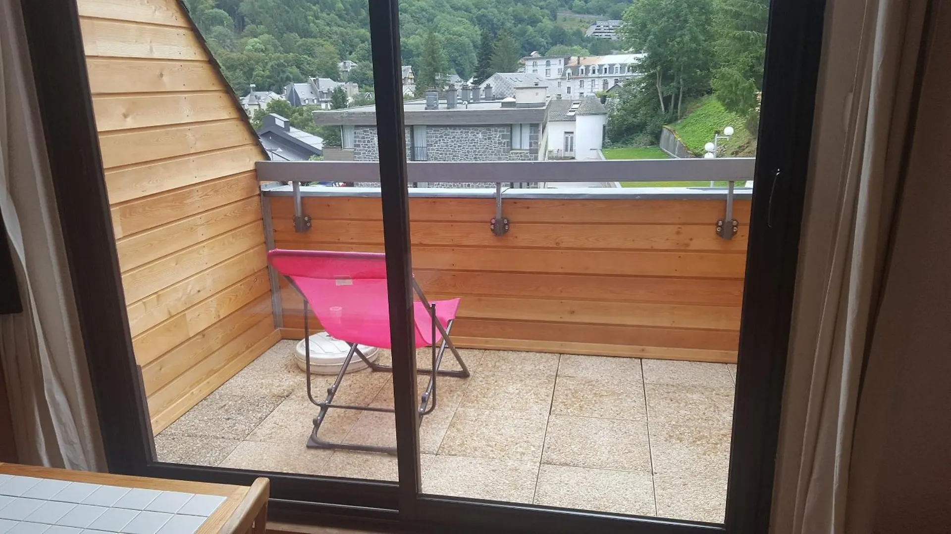 Appartement Chaleureux Avec Terrasse Ensoleillee 2 Etoiles Le Mont-Dore 0*,